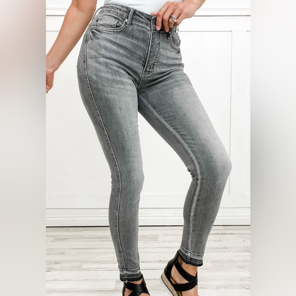 NWT - Judy Blue - Gray High Waist Skinny Fit Jeans - Woman's Size 24W (plus)